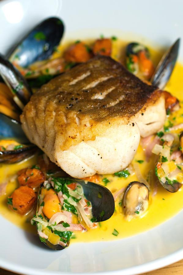 מלון Claughton The Fenwick Steak & Seafood Pub מראה חיצוני תמונה